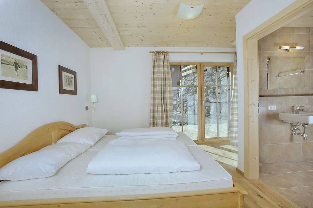 Modernes Familienchalet, Haustiere erlaubt, Sauna, Bergblick in Bramberg am Wildkogel, Pinzgau