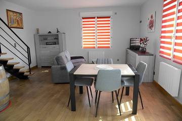 Gîte pour 5 personnes, avec terrasse et jardin à Clomot