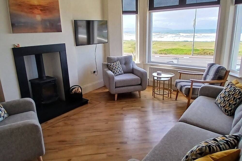 Erstaunliche Seeansichten.  Zentrale Lage. Mit Blick auf Portstewart Old Course. in Portstewart, Grafschaft Londonderry