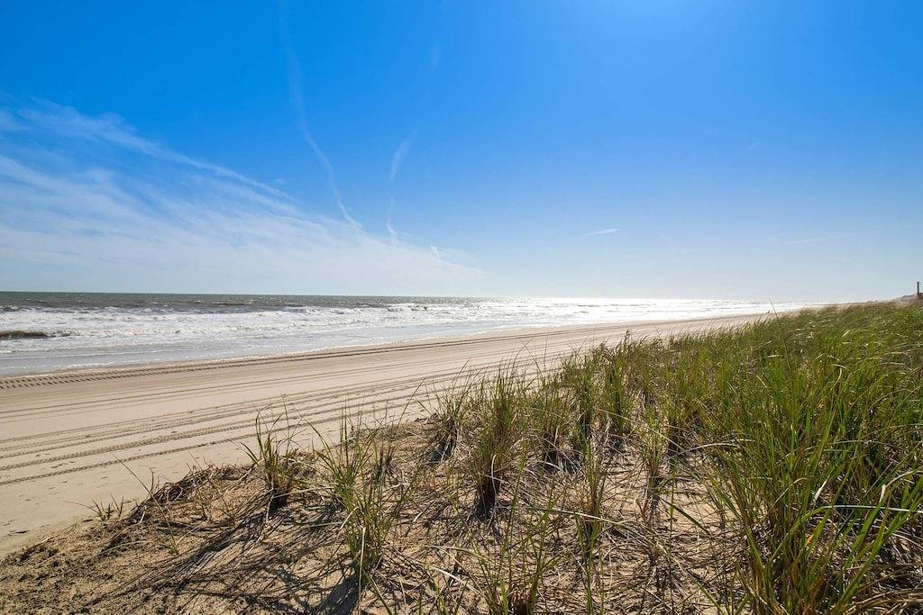Private Oceanfront Home! - Ocean View From Anywhere In The Home - Beach Gear - Sleeps 4 in Oak Island (NC), Brunswick County