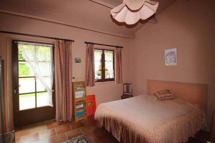 Location de vacances pour 24 personnes, avec terrasse et vue, animaux acceptés à Montferrand-du-Périgord - 4