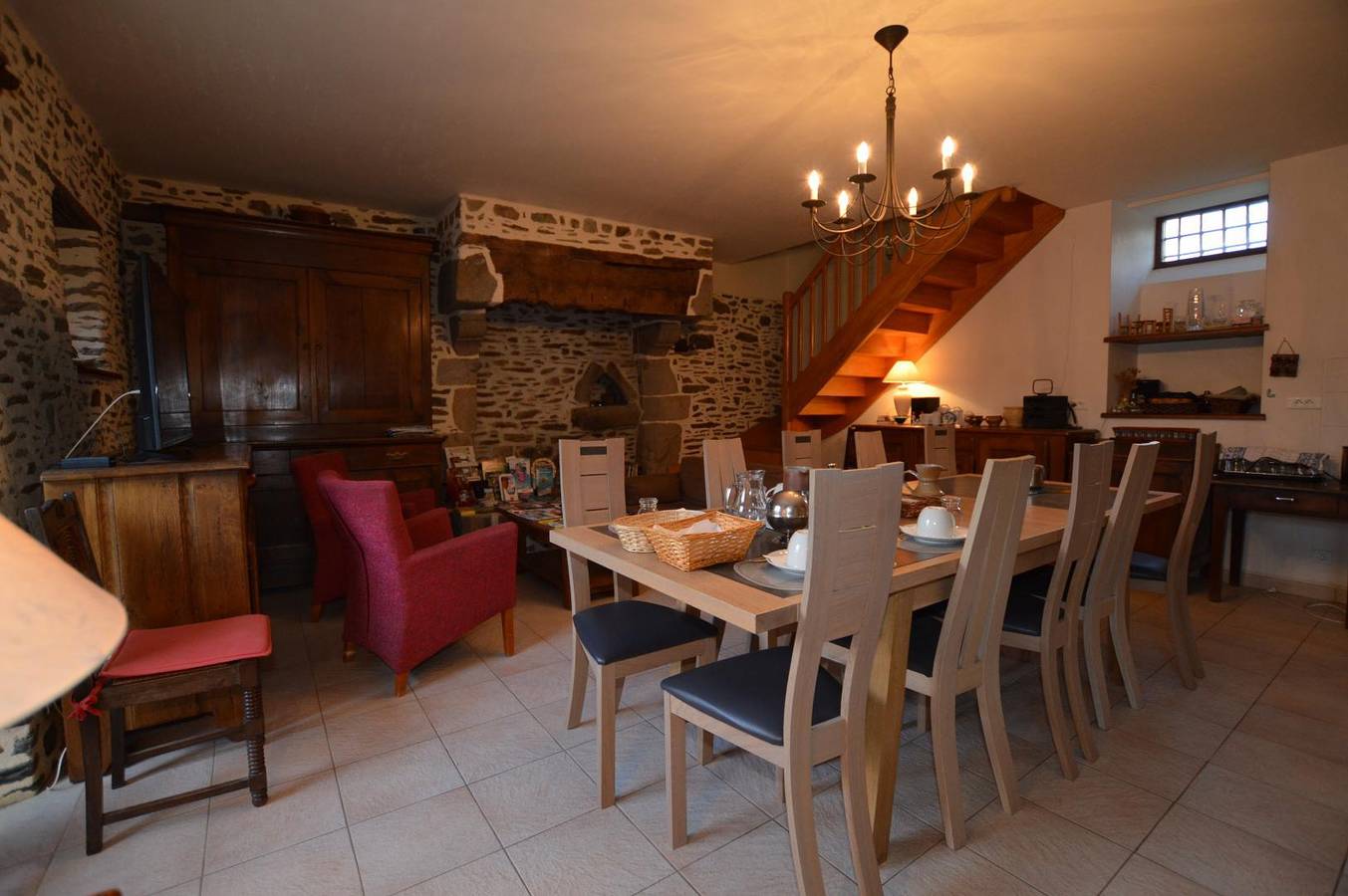Chambre Violette in Saint-Méloir-des-Ondes, Baie du Mont-Saint-Michel