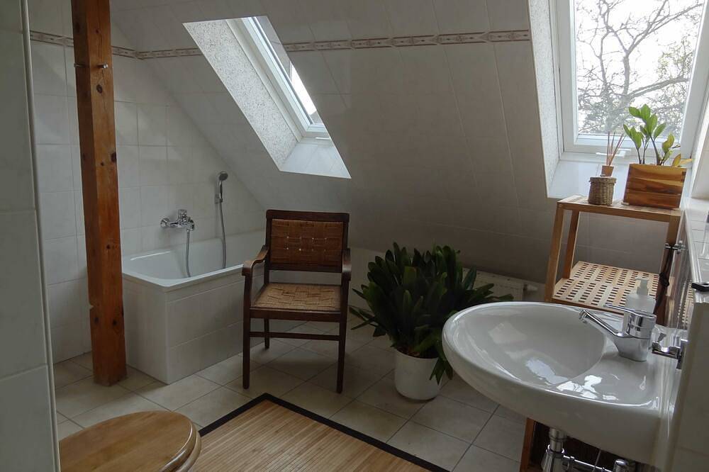 Apartamento entero, Vacation apartment Carline - top floor in Dessau, Reino de Jardines de Dessau-Wörlitz