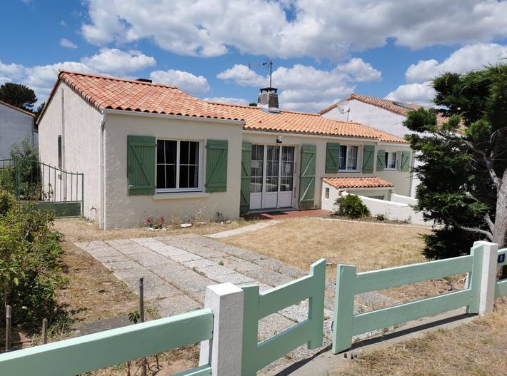 Gîte pour 8 personnes, avec terrasse et jardin