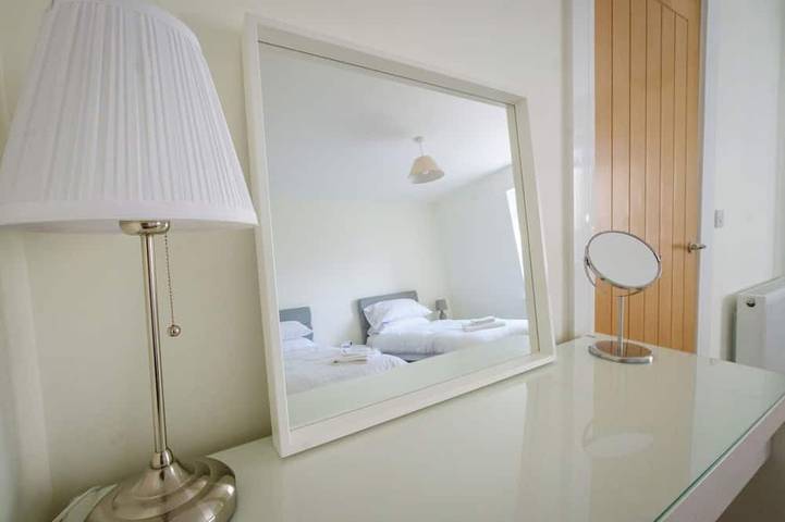 Gorgeous, fully refurbished centrally located cosy cottage in Scottish Borders