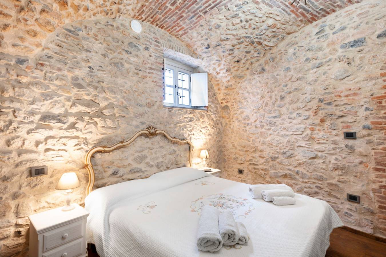 Quarto 'Stanza Dell'olio' com Terraço Privado e Wi-Fi in Peagna (Ceriale), Ceriale