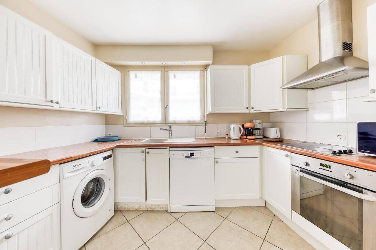 Appartement entier, Spacious 3-Bedroom Duplex with Garden close to Cdg Airport in Vaujours, Seine-Saint-Denis