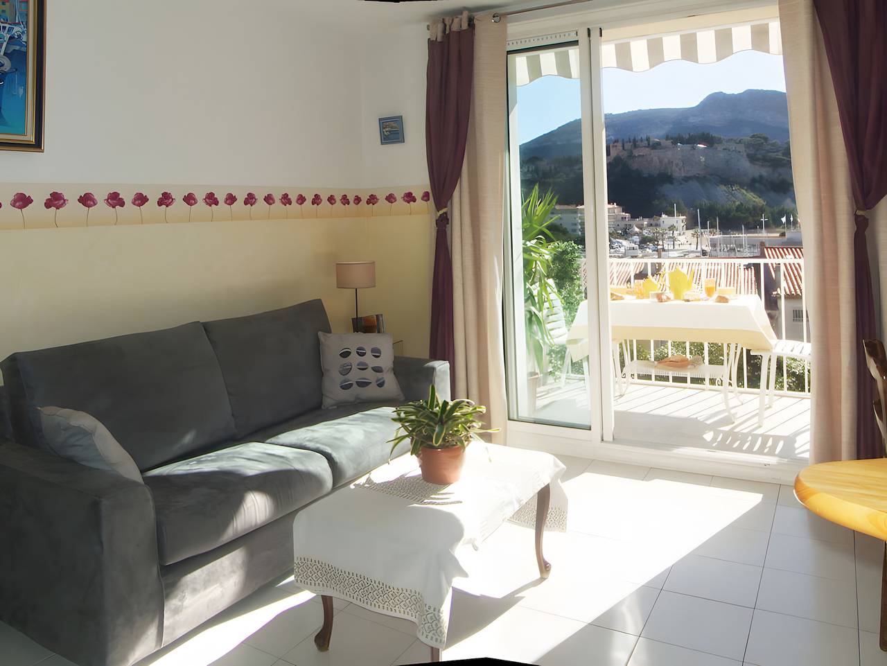 Apartamento entero, Apartamento 'Le Bellavista T2 Cassis Emplacement' con vistas al mar, balcón y Wi-Fi in Cassis, Parque nacional de las Calanques