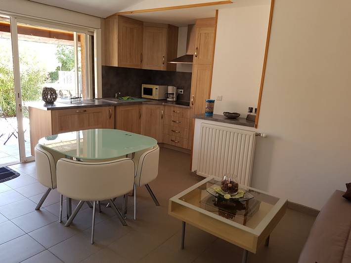 Gîte pour 4 personnes, avec piscine ainsi que terrasse et jardin à Caux - 3