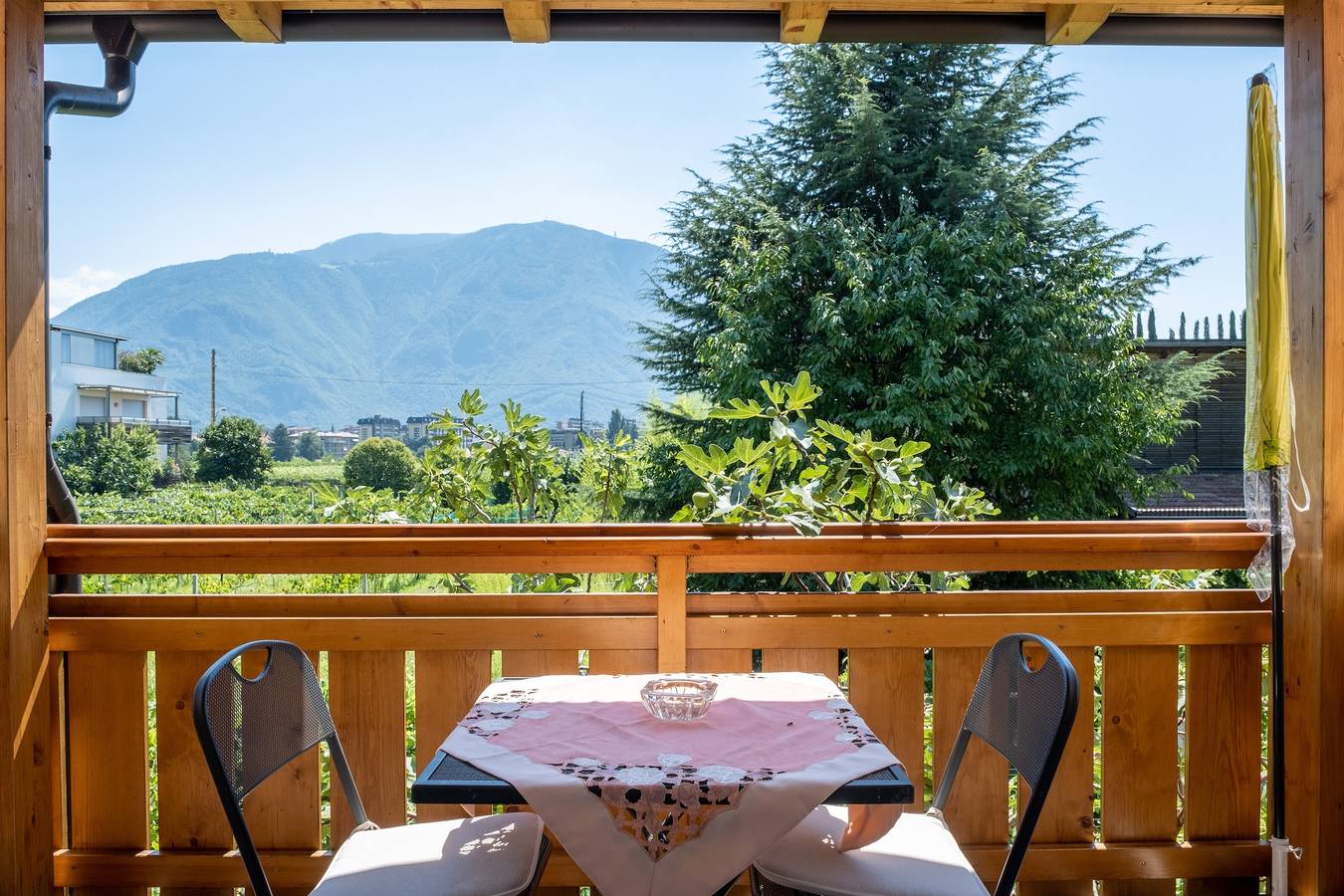 Appartamento intero, Accogliente appartamento "Urbanhof - Lagrein" con vista sulle montagne, Wi-Fi e balcone in Gries-San Quirino, Bolzano
