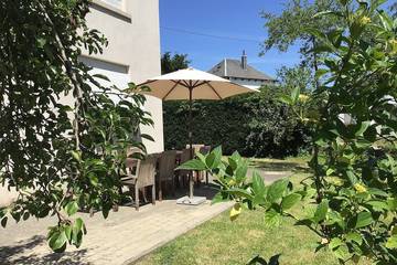 Gîte pour 9 personnes, avec terrasse à Chiny