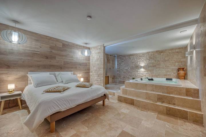 Ferienwohnung für 2 Personen, mit Whirlpool in Frankreich