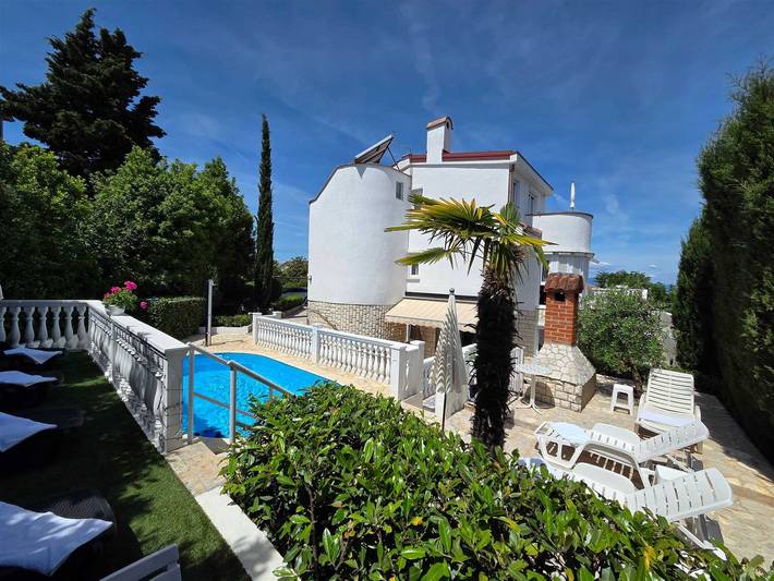 Ferielejlighed for 2 personer, med Balkon og Pool i Krk