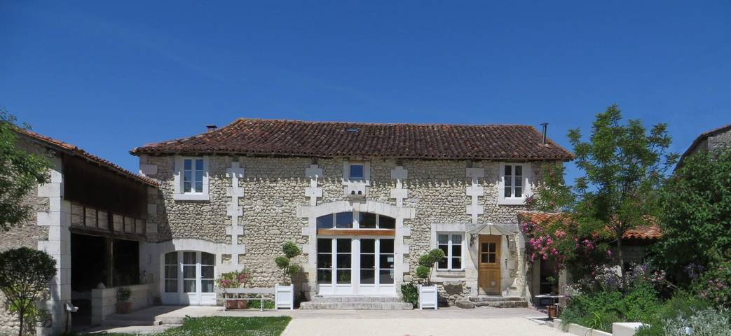 Chambre d’hôte pour 2 personnes, avec jardin et piscine, animaux acceptés