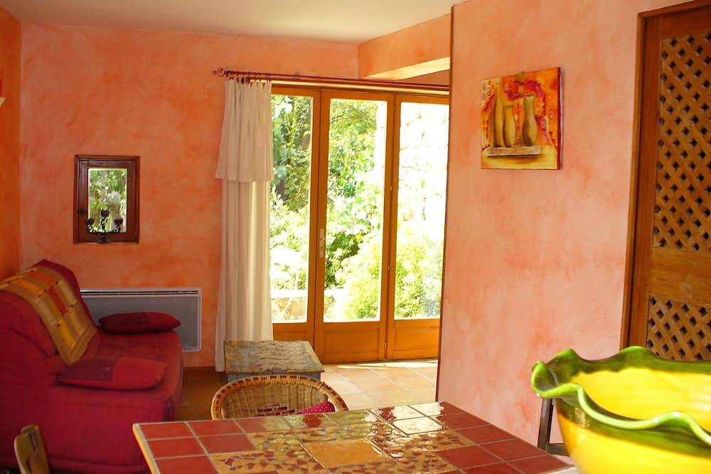 Gîte rénové calme et tout confort  sans vis à vis en Sud Ardèche in Beaumont (Ardèche), Parc naturel régional des Monts d'Ardèche