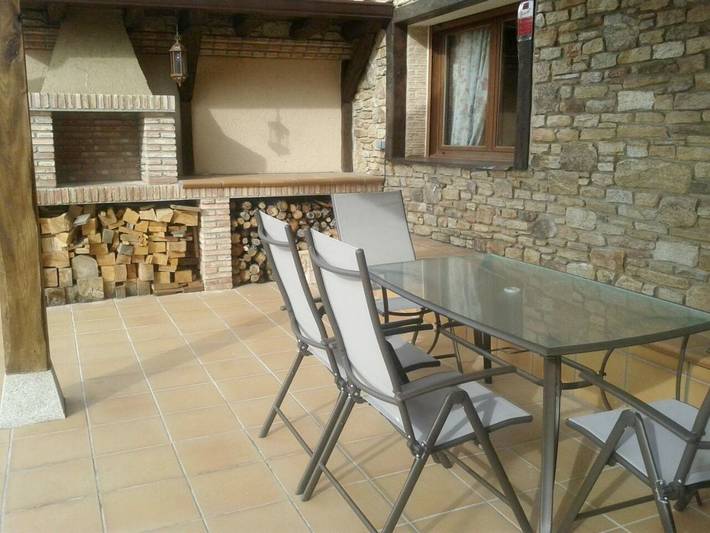 Casa rural para 6 personas, con vistas y terraza, Se admiten mascotas en Sierra Norte - 2