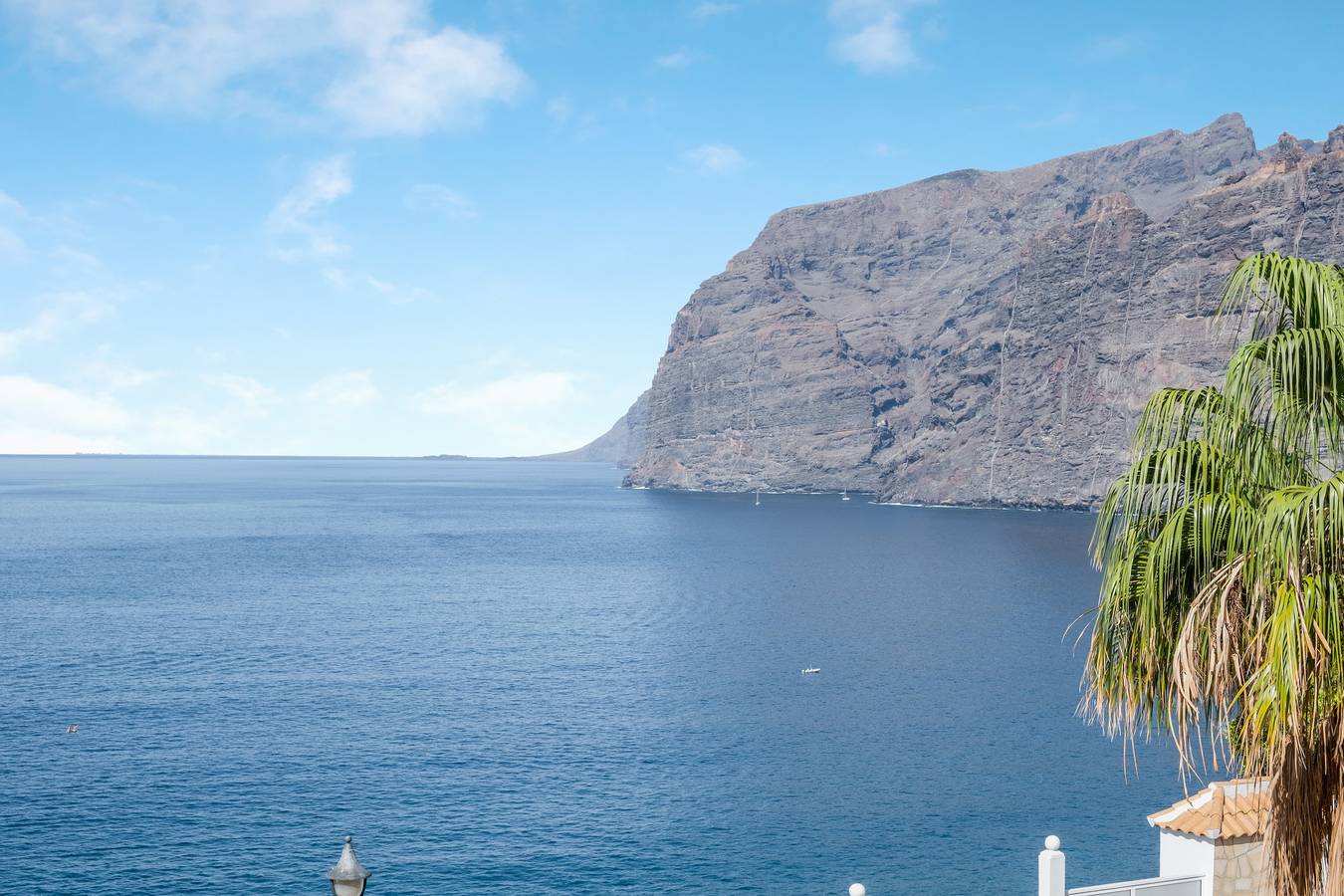 Apartamento entero, Vivienda vacacional "Los Gigantes" con Wi-Fi, balcón y terraza in Playa de los Guíos, Santiago del Teide
