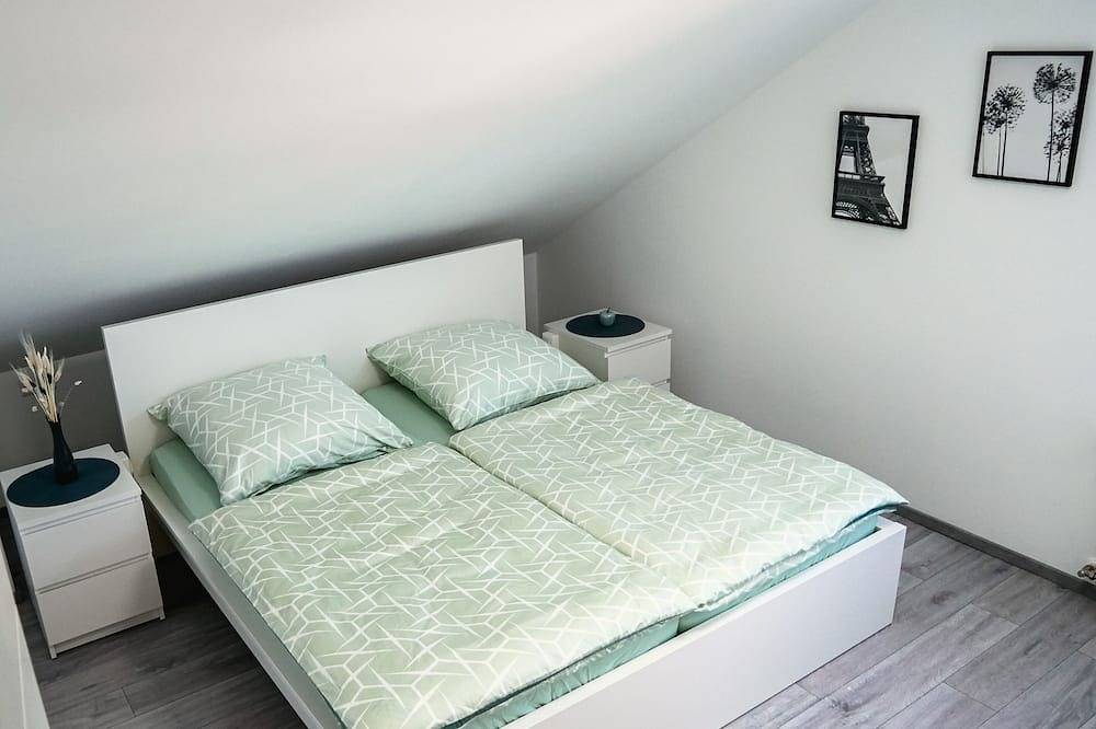 Ganze Wohnung, Moderne Ferienwohnung in ruhiger Wohnlage in Waldachtal, Mittlerer Schwarzwald