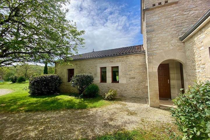 Maison de vacances pour 4 personnes, avec Jacuzzi et Terrasse ainsi que Jardin et Piscine
