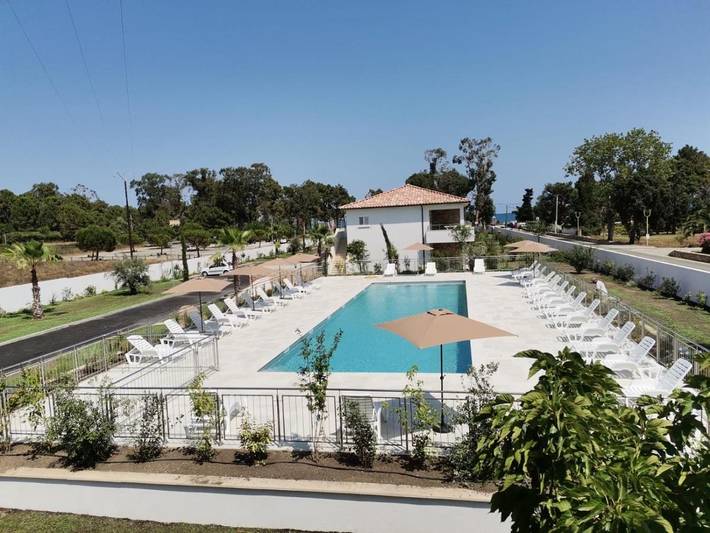 Appartement de vacances pour 6 personnes, avec jardin ainsi que vue et piscine, animaux acceptés