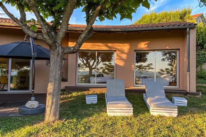 Location de vacances pour 4 personnes, avec jardin et terrasse à Étoile-sur-Rhône