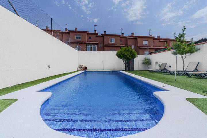 Casa para 7 personas, con piscina en Madrid
