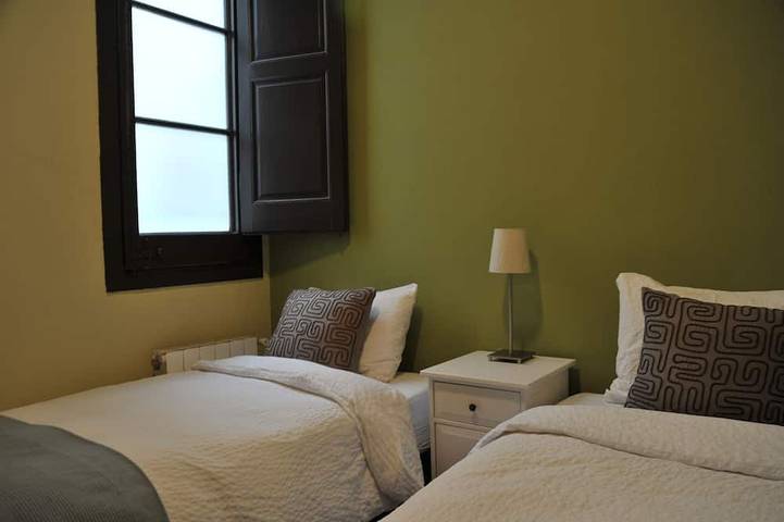 Appartement entier, Art Nouveau 2 Bedroom in the Historic Eixample D.  Free luggage storage service. in Barcelona Centre, Barcelone