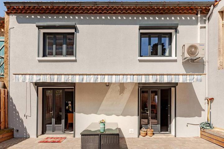 Casa rural para 8 personas, con jardín y jacuzzi, Familias con niños en Carcasona