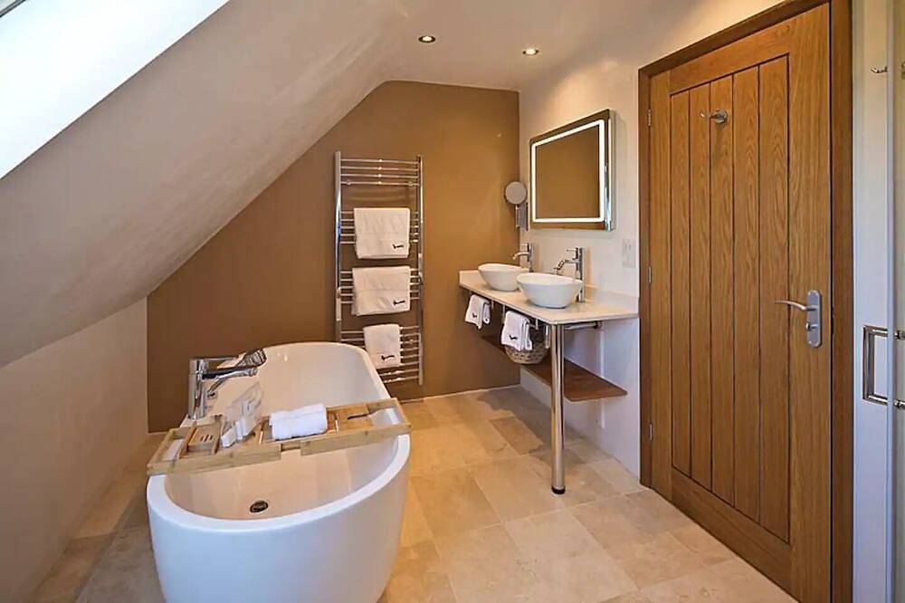 The Pheasantry - Luxury Eco Retreat with breakfast in Wicklewood, Norfolk