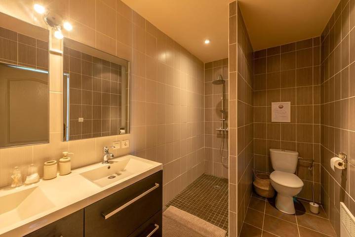 Location de vacances pour 8 personnes, avec piscine ainsi que jardin et vue, animaux acceptés à Trentels - 4