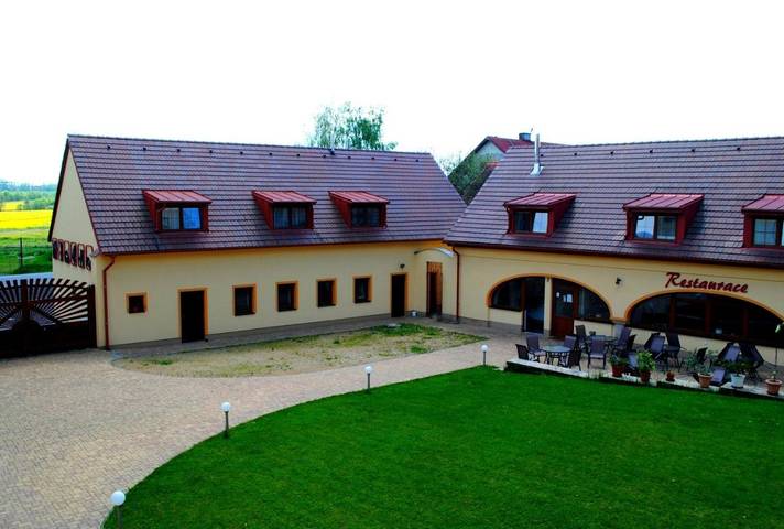 Ferienhaus für 7 Personen, mit Sauna und Ausblick sowie Terrasse, mit Haustier in Cheb - 3