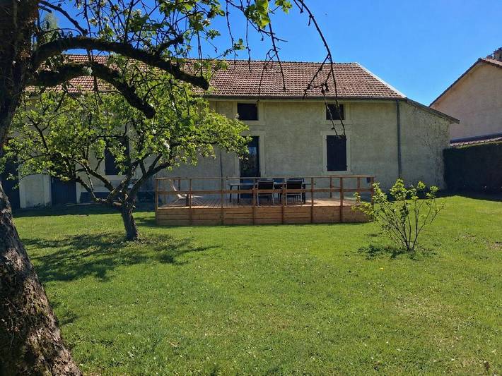 Location de vacances pour 5 personnes, avec Terrasse ainsi que Jardin et Vue à Moirey-Flabas-Crépion