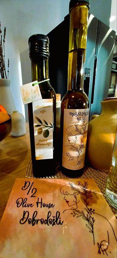 Villa pour 8 personnes, avec jardin ainsi que vue et piscine à Biograd na Moru - 4