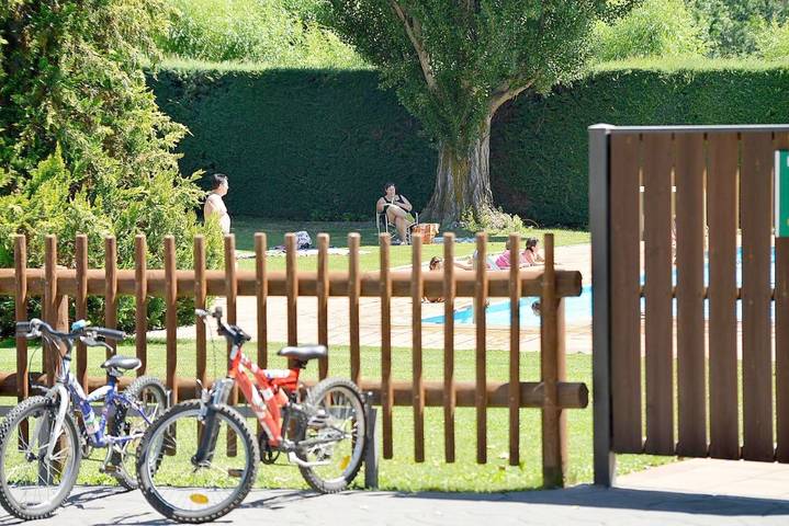 Parque de vacaciones para 5 personas, con Terraza y Piscina en Puigcerdá