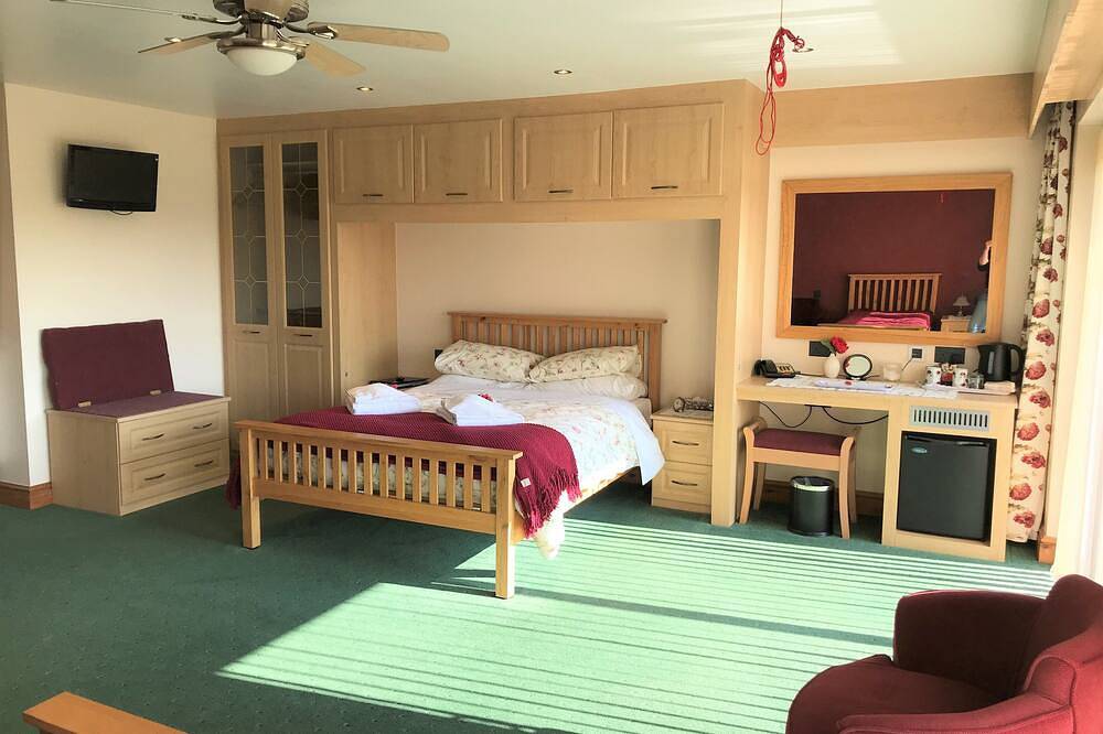 Riverside Family room (quad) in Godney, Somerset