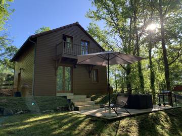 Gîte pour 6 personnes, avec piscine et terrasse à Lachapelle-Auzac