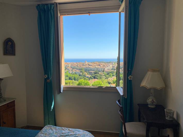 Location de vacances pour 4 personnes, avec terrasse ainsi que jardin et piscine à Vence - 4