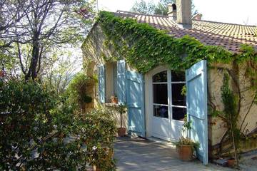 Location de vacances pour 8 personnes, avec jardin et terrasse à Éguilles