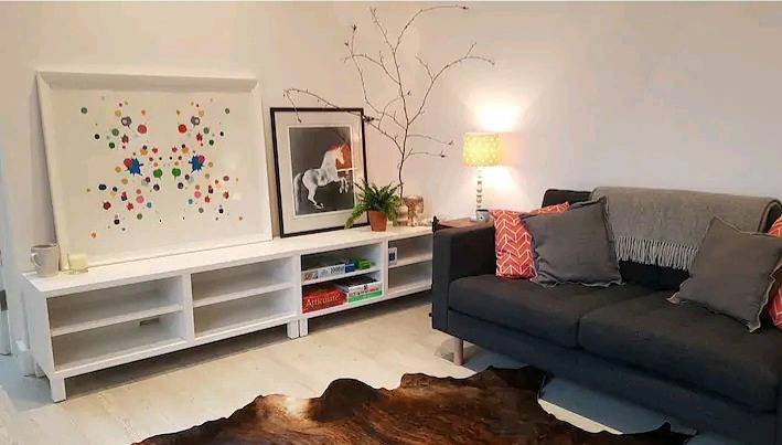 Rental for 2 people, with terrace and lake view as well as garden in Suffolk