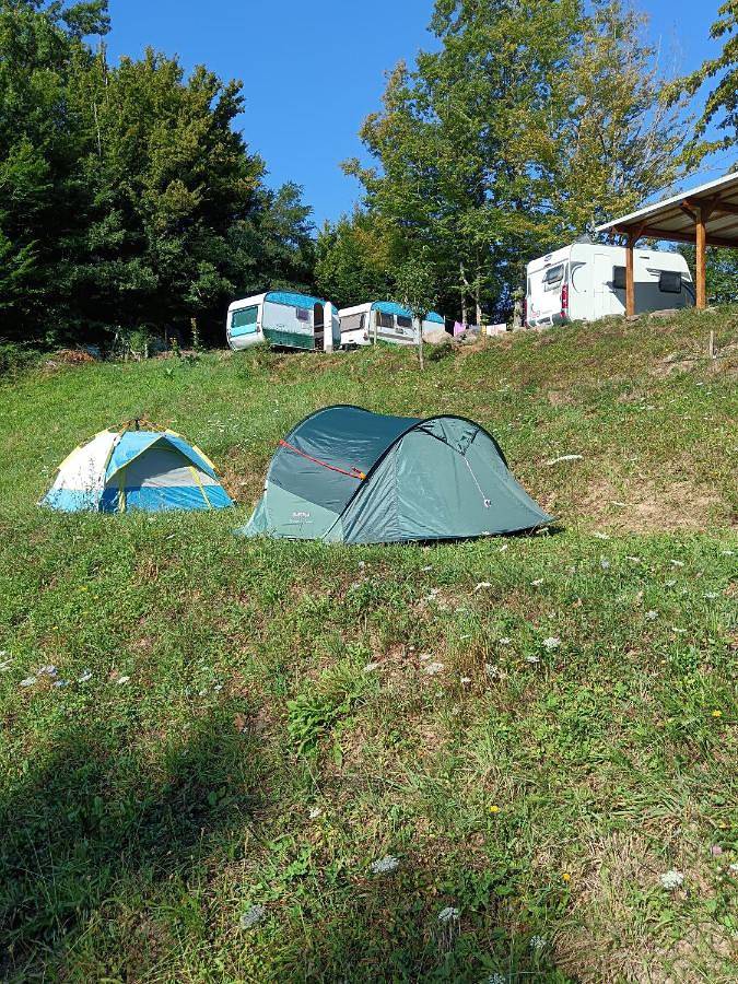 Location de vacances pour 3 personnes, avec terrasse ainsi que vue et jardin à Albareto - 3