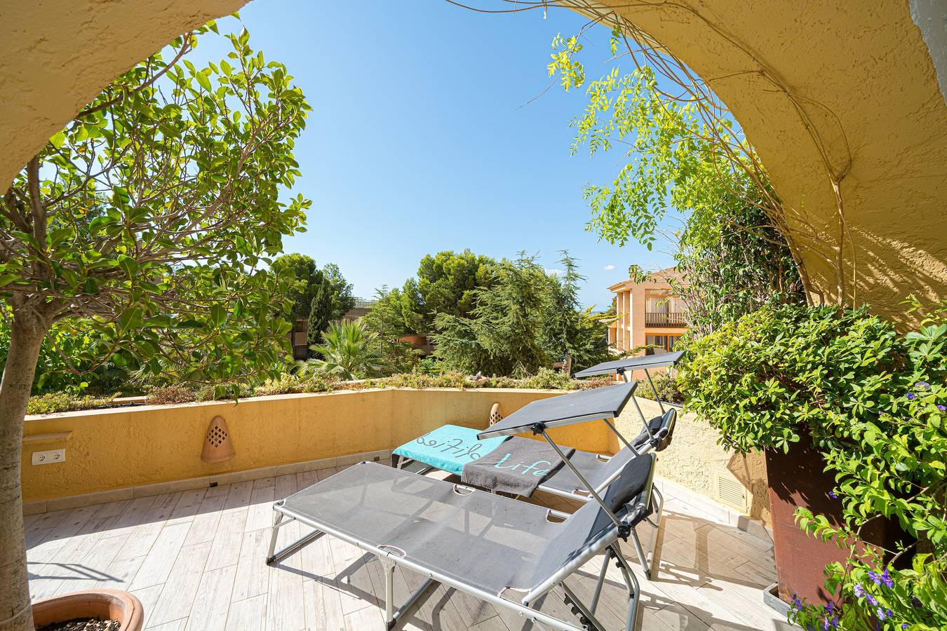 Appartement entier, Luxueux appartement à Altea, avec piscine, Wi-Fi, jardin et terrasse. in Altea La Vella, Altea