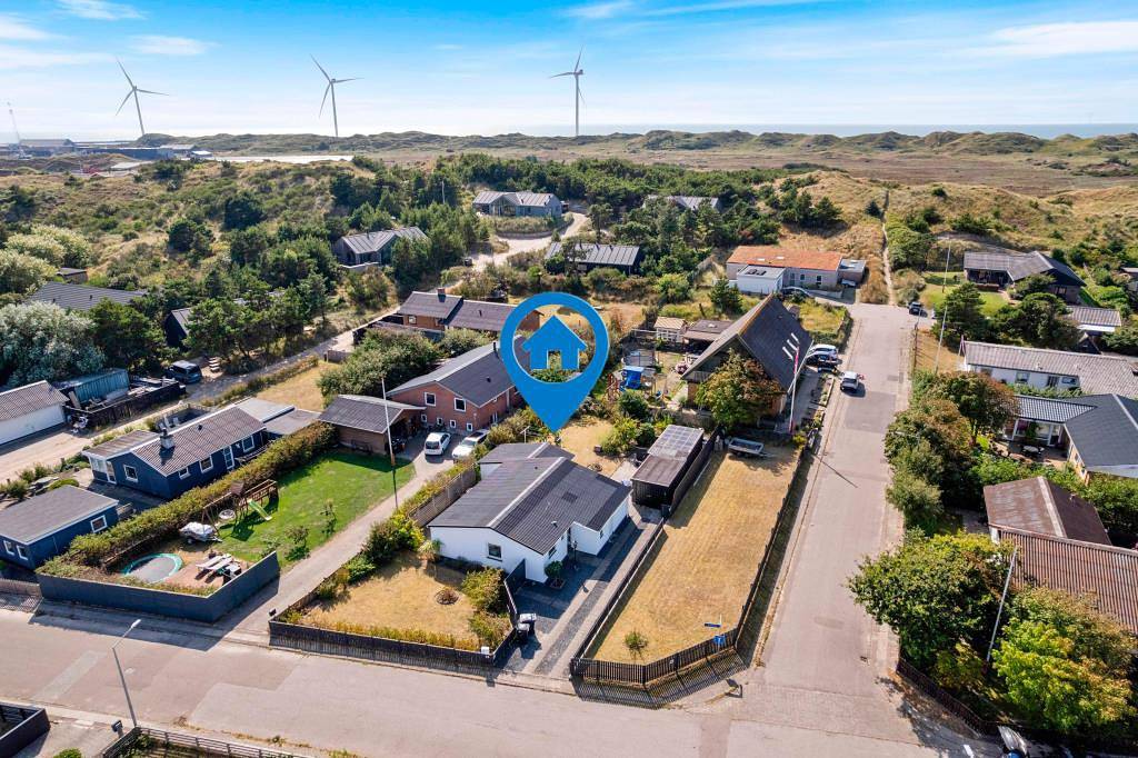 Ferienhaus mit schönem Garten in der gemütlichen Stadt Hvide Sande in Hvide Sande, Holmsland Klit
