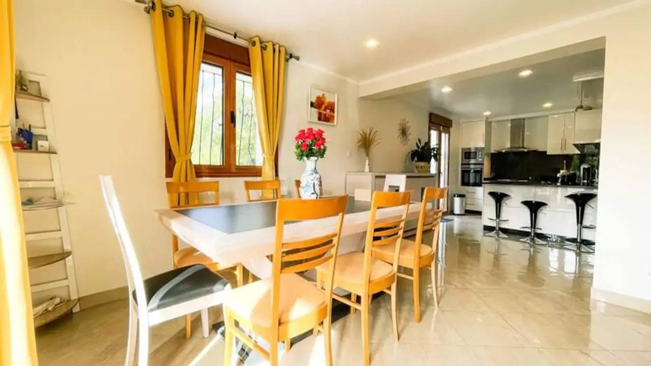 Apartamento vacacional entero, Ferienwohnung für 6 Personen (140 m²) in Saint-Ismier in Saint-Ismier, Isère
