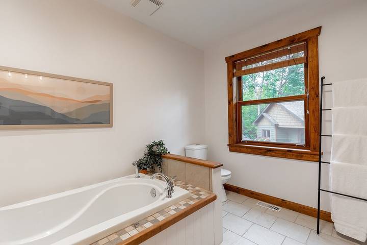 Glamping for 10 people, with garden and hot tub, with pets in Quebec