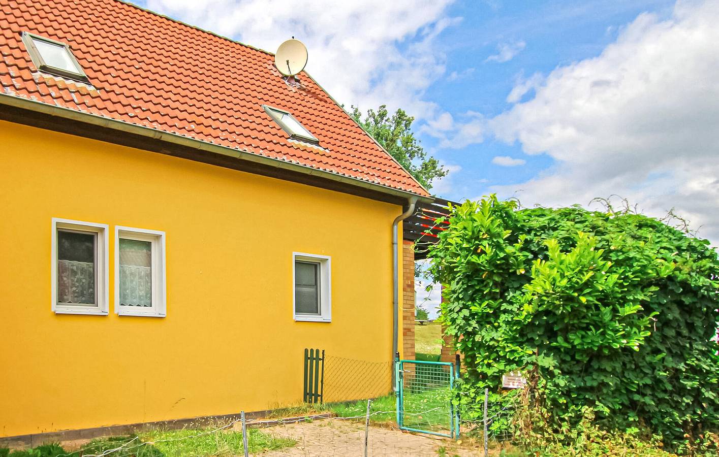 Ganze Ferienwohnung, Appartement am Strand mit Terrasse und Parkplatz in Walow, Mecklenburgische Seenplatte
