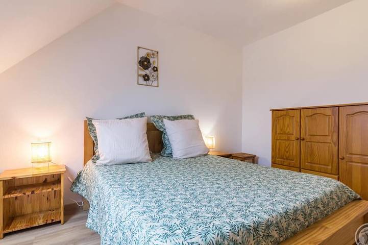 Gîte pour 6 personnes, avec jardin à Montfarville - 4