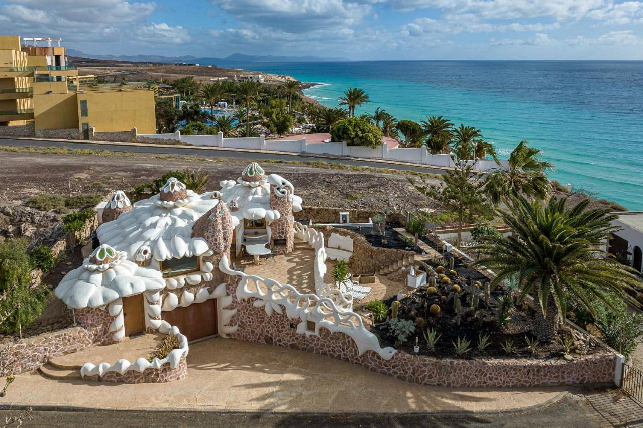 Villa - Beach Front in Esquinzo, Pájara