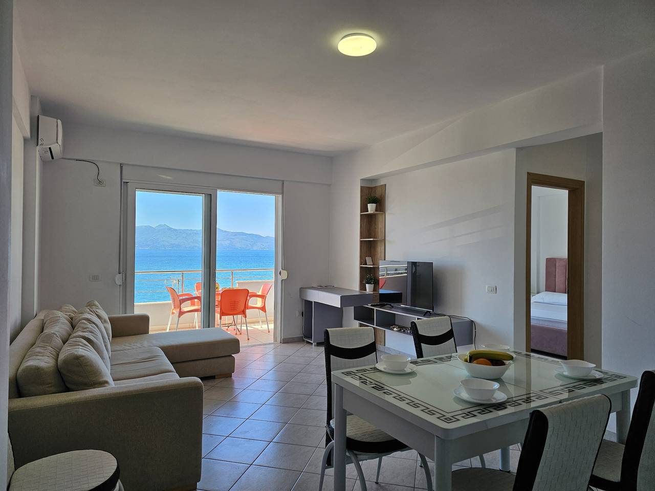 Ganze Wohnung, Ferienwohnung für 6 Personen mit Balkon in Sarandë, Vlorë