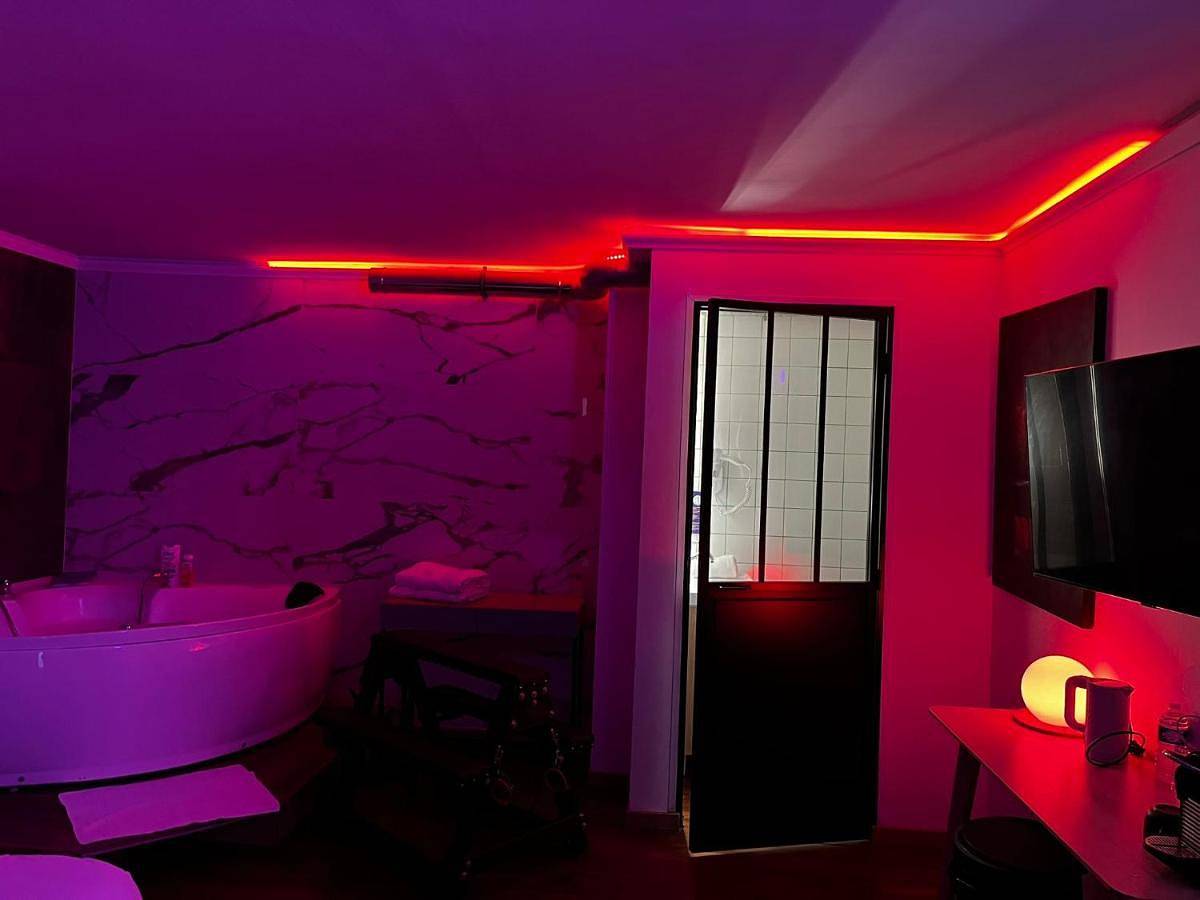 Jacuzzi Love Suite Climatisé in Paris, Île de France