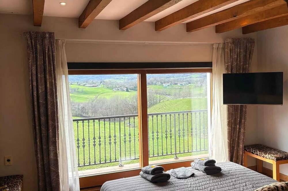 Homerez - House in Zugarramurdi in Baztan, Pyrénées-Atlantiques